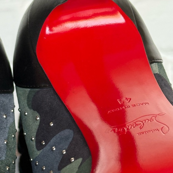 Christian Louboutin
Suede Camouflage Print Lace-Up Boots - Picture 5 of 11